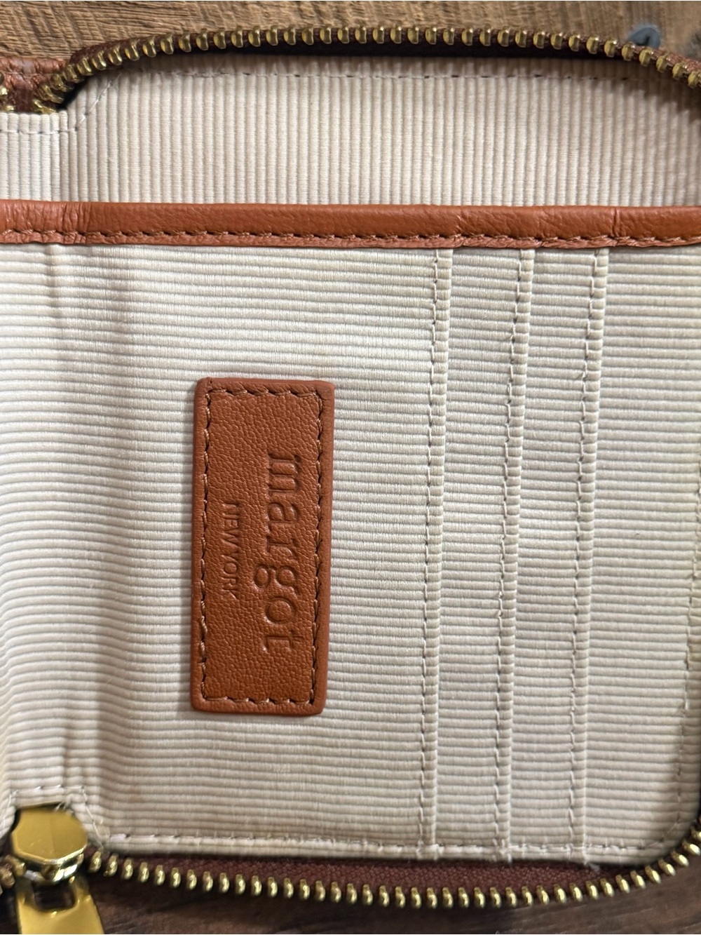 Margot Dana Small Zip Around Leather Wallet - Picture 5 of 8